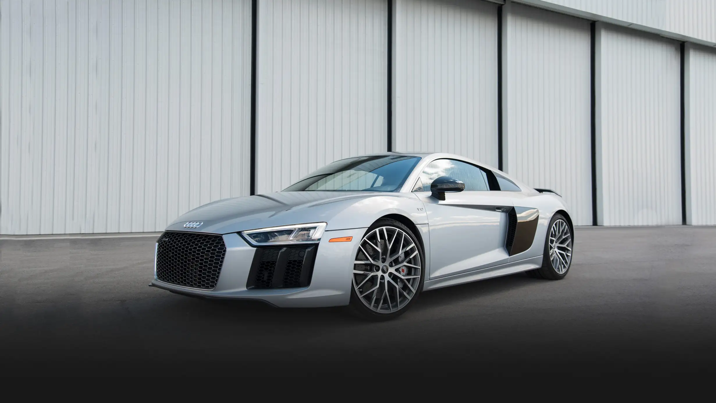 Audi R8 rental cover - mph club